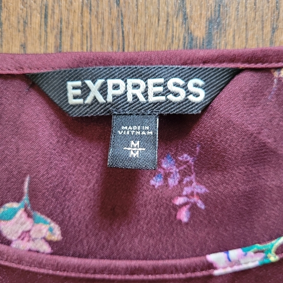 Express Maroon Floral Bell Sleeve Blouse Size Women's Medium - Picture 10 of 11